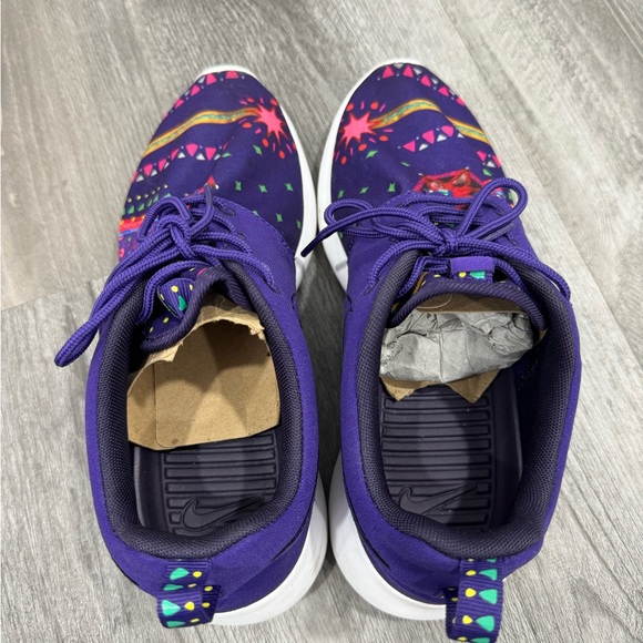 Limited edition women’s Nike Rosherun - Picture 4 of 4